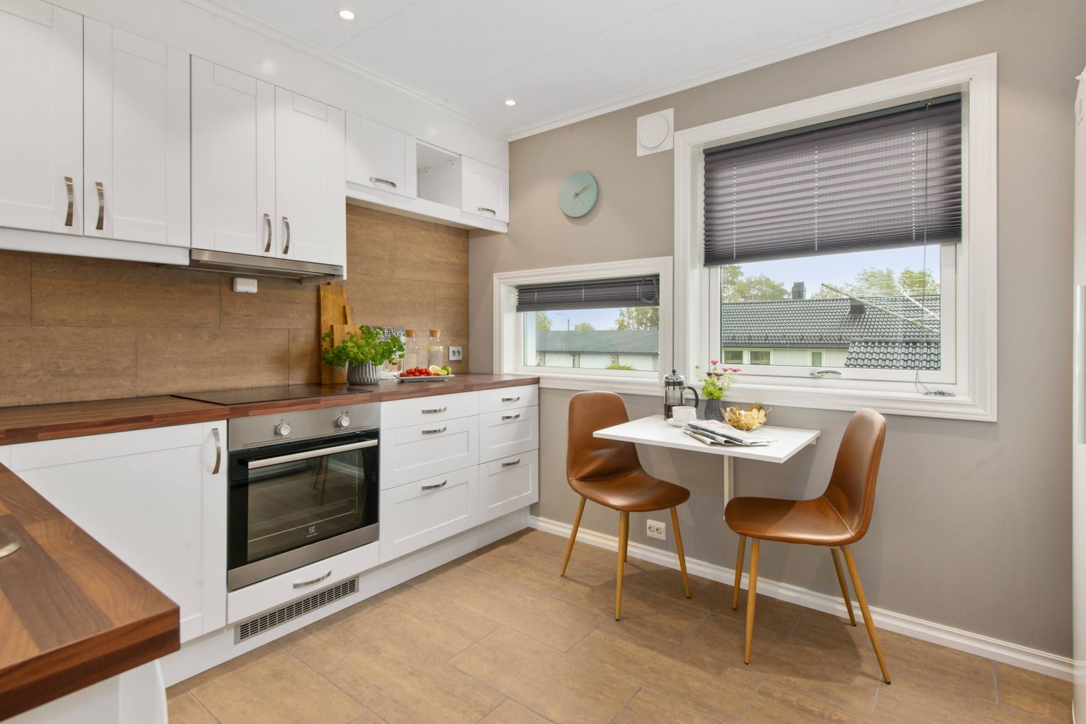 Small Kitchen Colors: How to Use Color to Maximize a Small Space