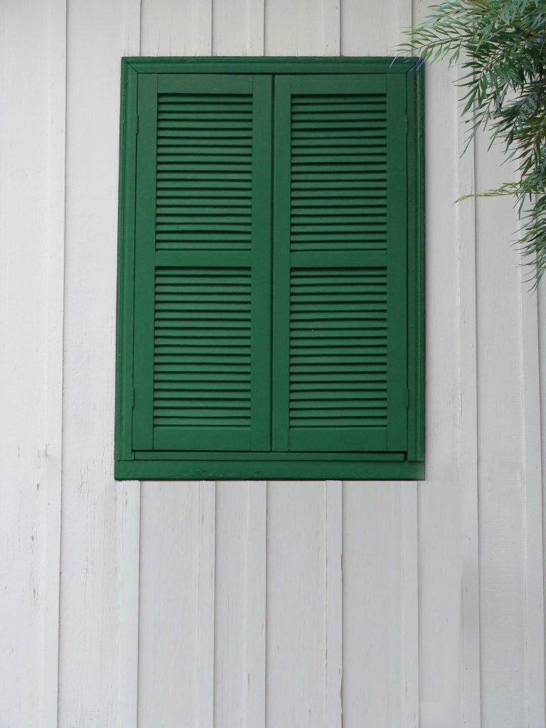 farmhouse exterior colors