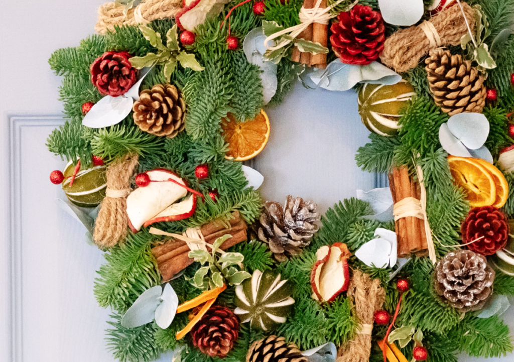 Wreath Designs: Enchanting Holiday Decor!