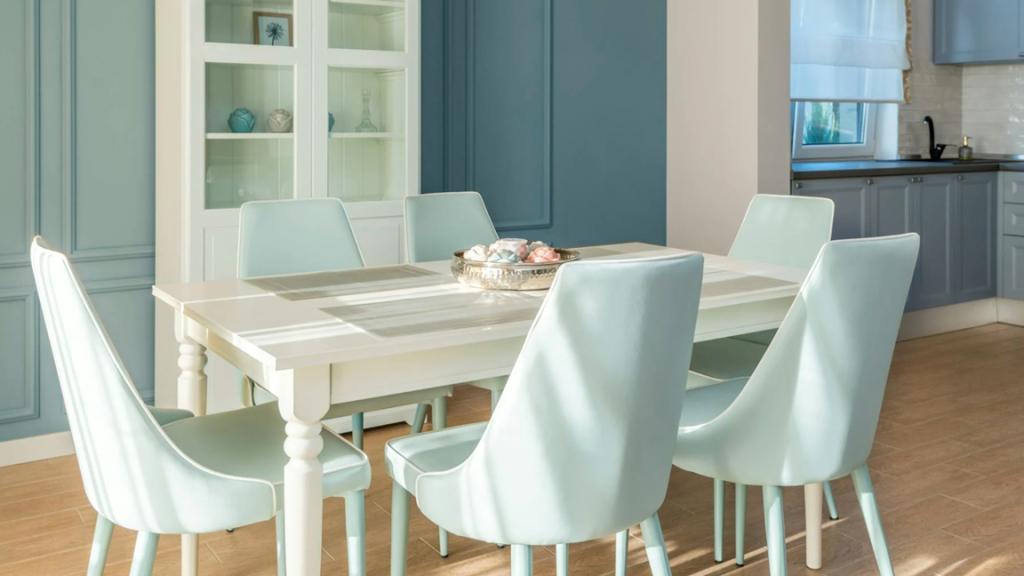 Color Capping in the Dining Room: The Latest Trend!